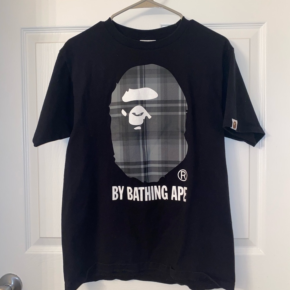Men’s L Bape tshirt